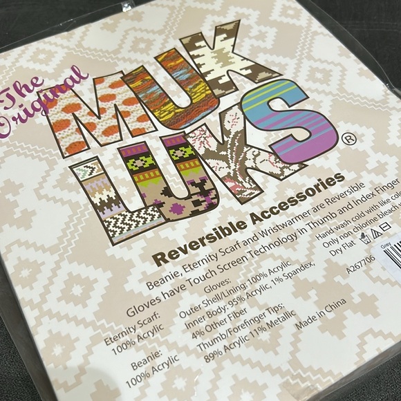 MUK LUKS Reversible Scarf, Hat & 3-in-1 Glove Set - Picture 2 of 2